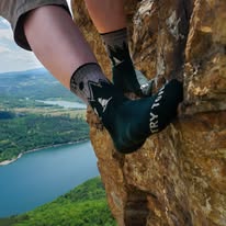 Merino vilnas pārgājienu zeķes ar vilka attēlu - tumši zaļas - Image 4